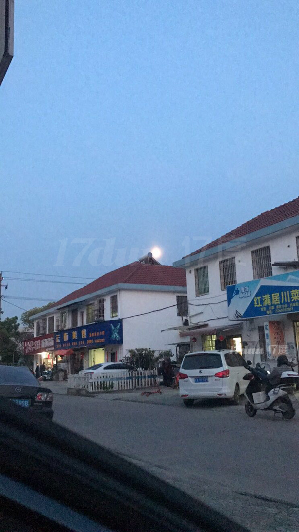 饭店店面出租，设备齐全