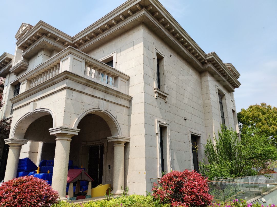   {   "id": 512221,   "url": "