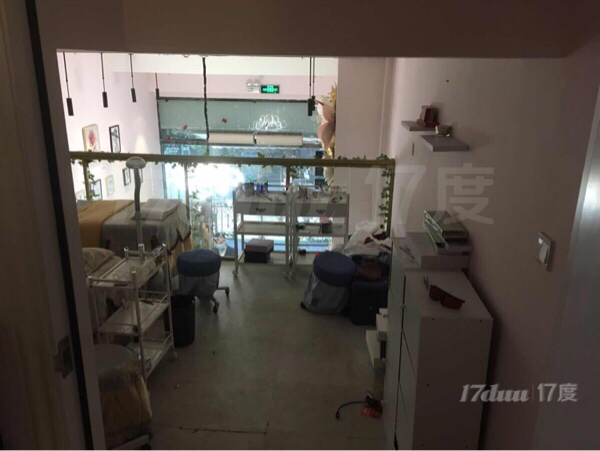 白云万达广场金街出租105平方精装商铺