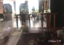 临街，商场正对面