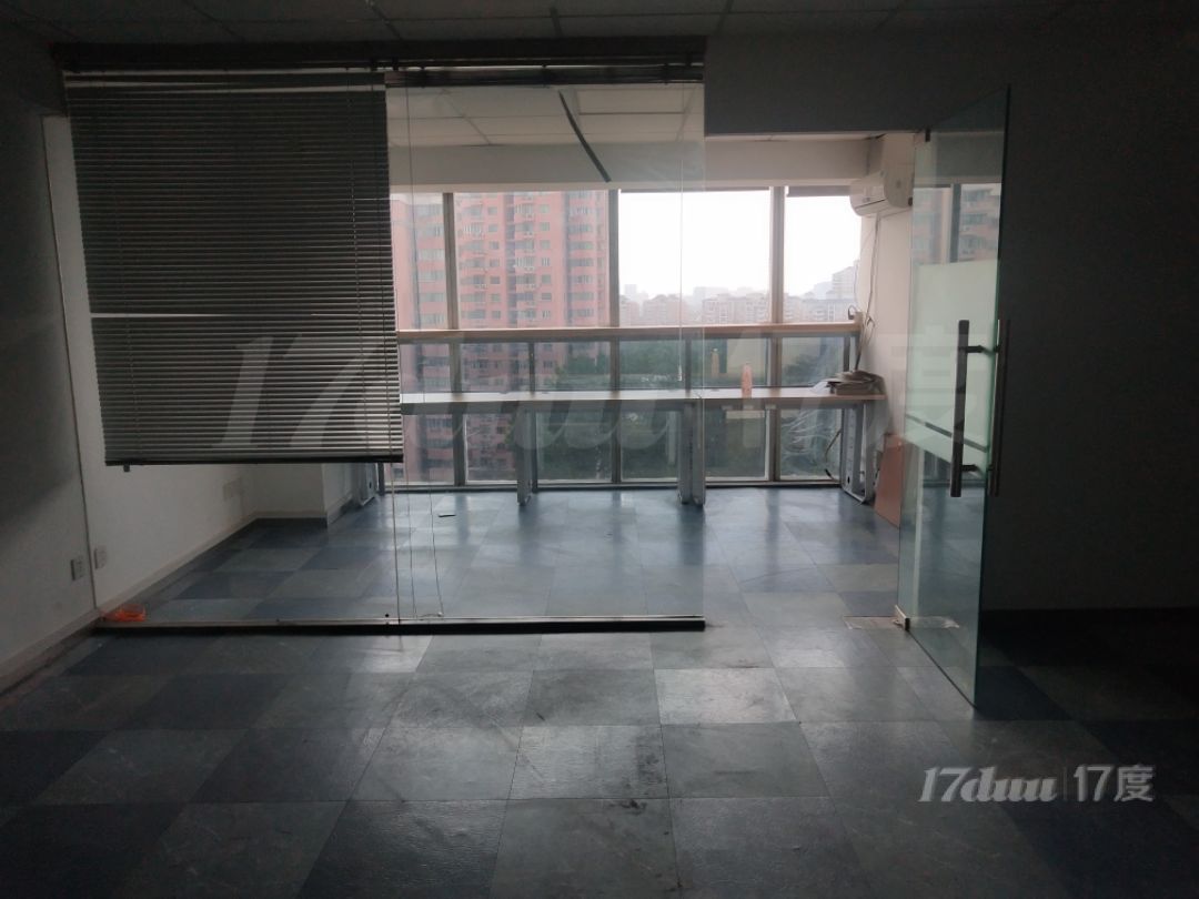 莘庄地铁站绿地蓝海77平复试精装修高区朝南