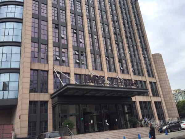 闵行区大规模工业厂房对外出租适合各类业态部分可做商场和公寓