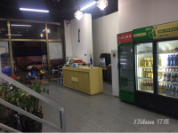 新装修转让，可做餐饮可做超市，带设备带三轮车转让