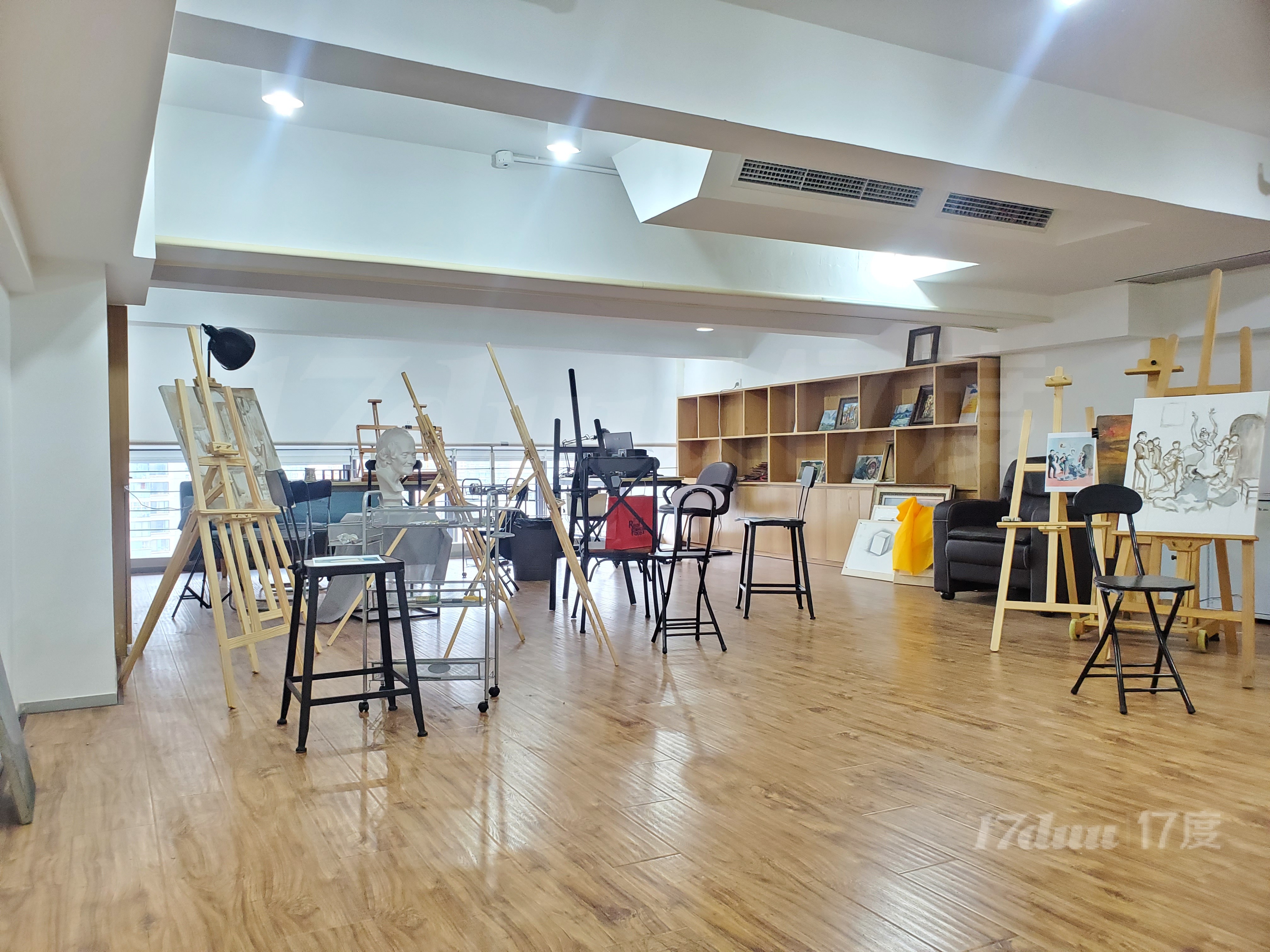 静安创展145平，办公室出售，带租约，稳定收入，自用办公方便
