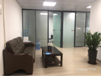 凤凰城精装办公室带家具