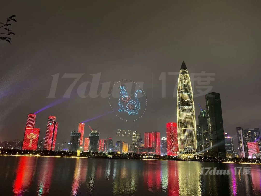 中国华润大厦11楼整层出租，租金220元含税，免租期6个月