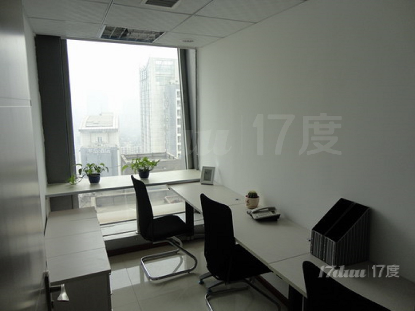 想创业租低成本办公室 市中心地铁口办公室灵活租用可月付 免佣