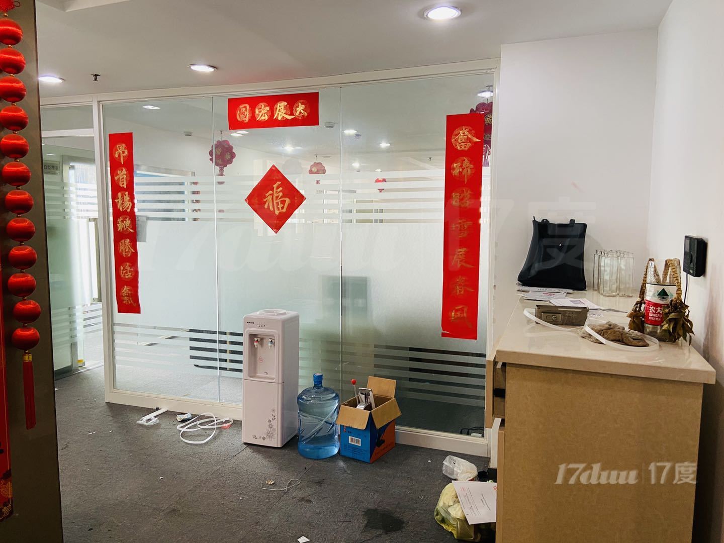 长寿路双轨办公室，富丽大厦235平，可组合分割，业态不限带水