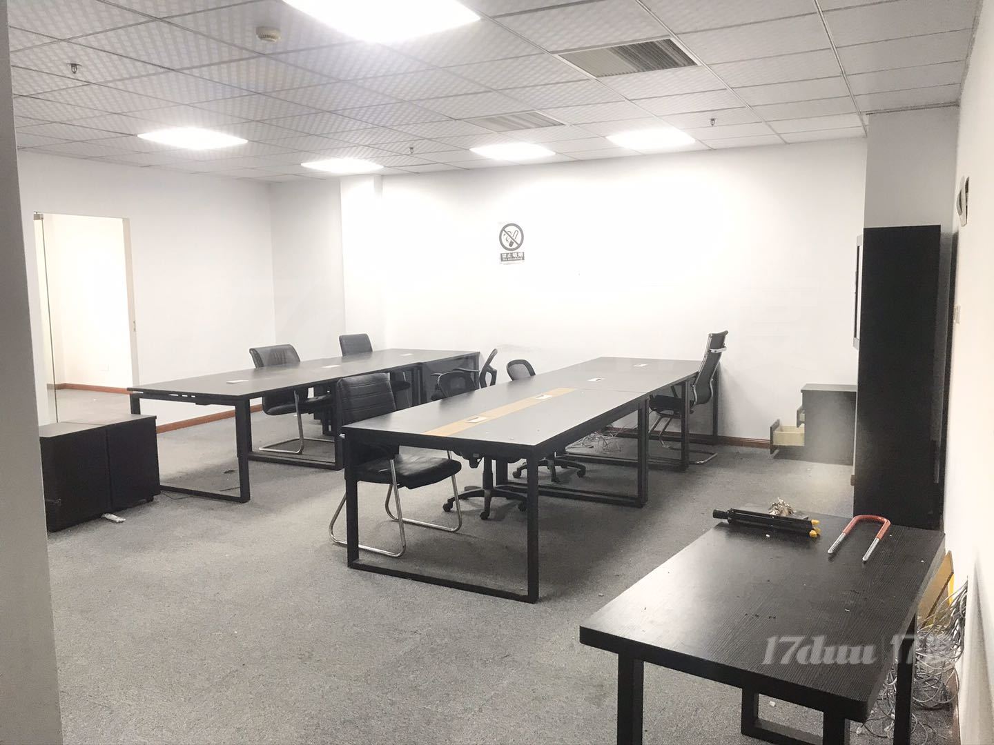 闵行区 中春路 近明谷 7089创意园 140平精装带家具
