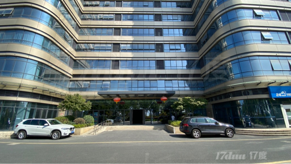 临近地铁、出行方便快捷、周边配套齐全