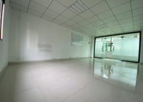 （物业直租 ）地铁口 100平米精装办公室