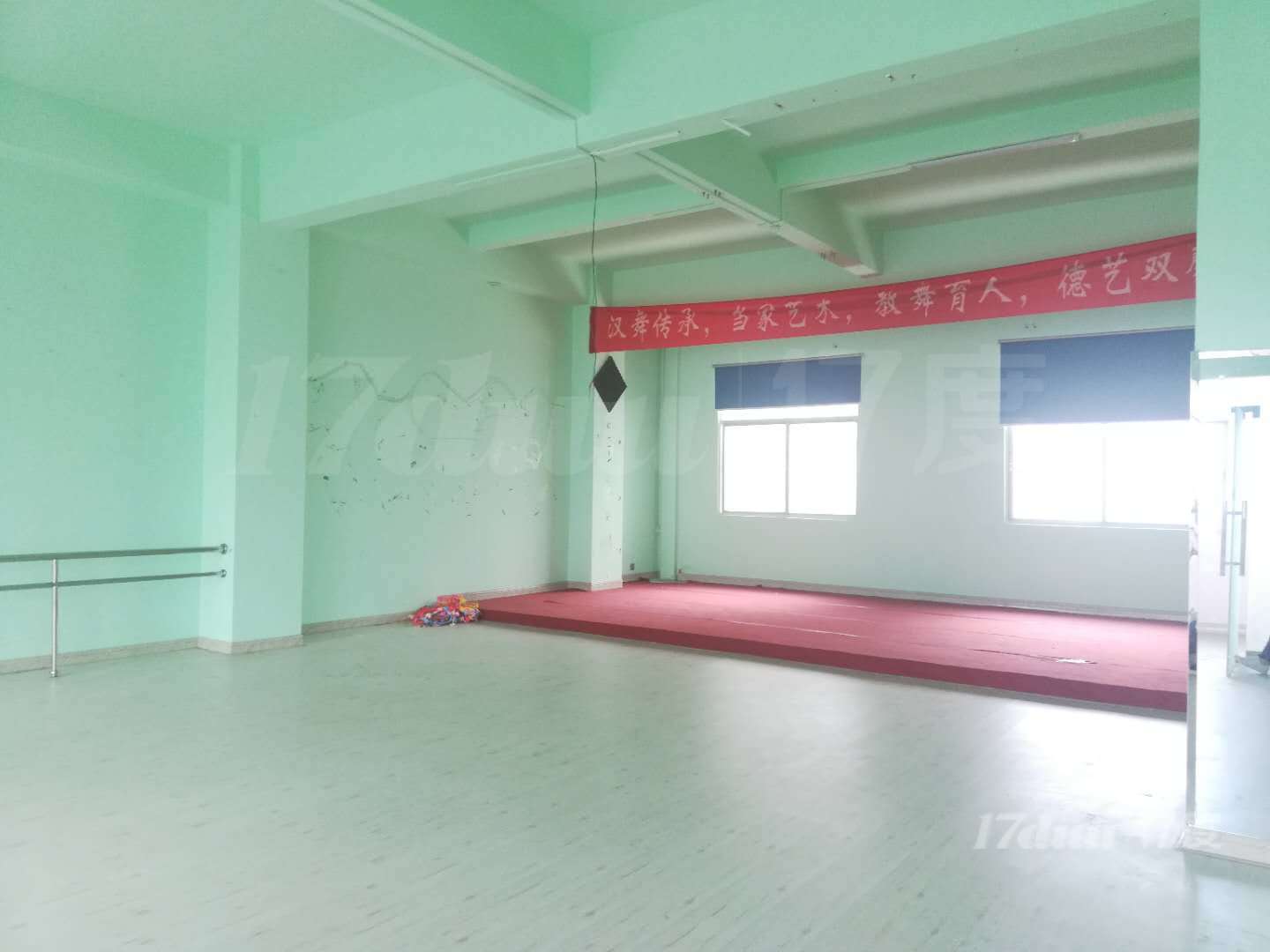 物业直租/龙岗精装办公室1100平/免费停车场