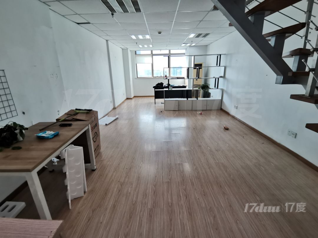 高区采光好，精装修带家具，独立空调，8号线西藏北路站
