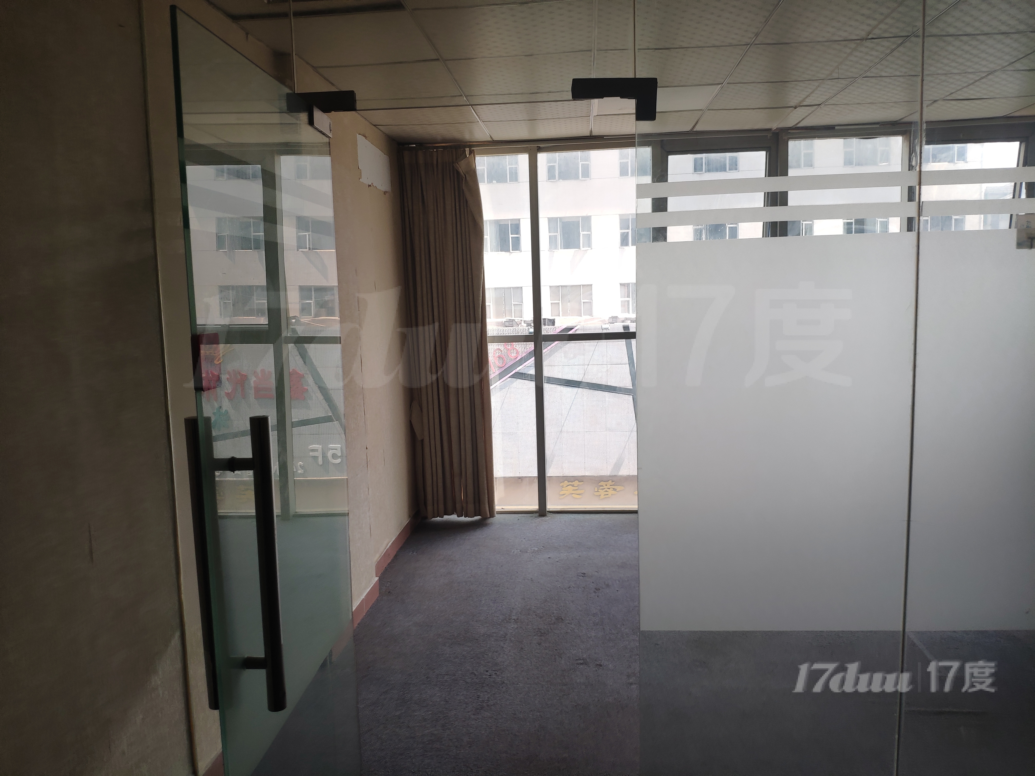 深圳龙华清湖地铁口写字楼转租（非中介）