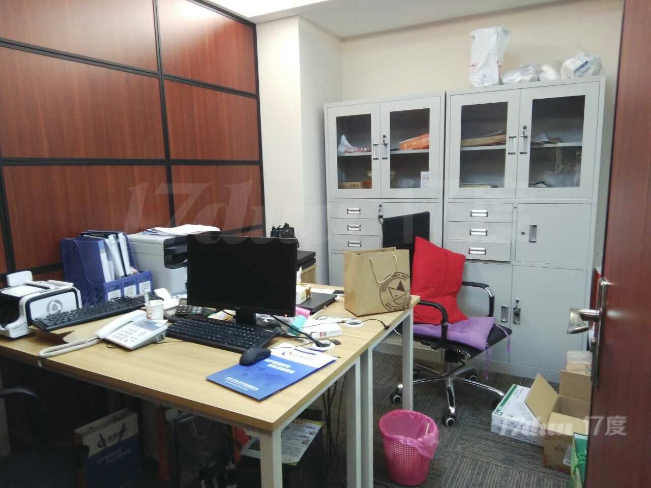 上海物资大厦，地铁2号线人民广场站，楼层高采光好，办公环境优