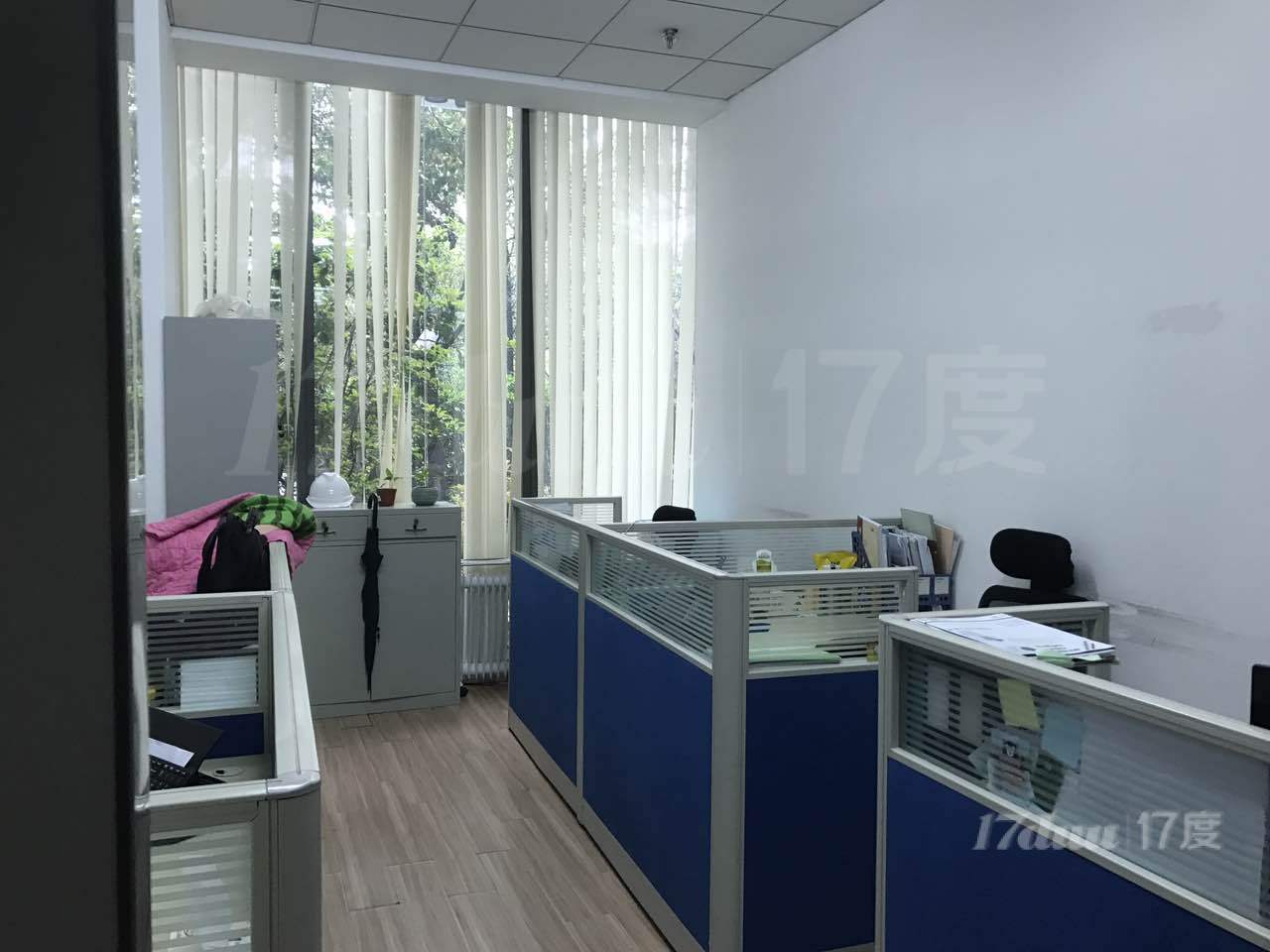 1/5号线莘庄站旁，绿地蓝海37平精装修，拎包办公