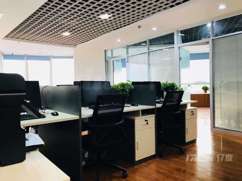 亚洲大厦交通方便地铁1号线人民广场，8号线大世界，精装带家具