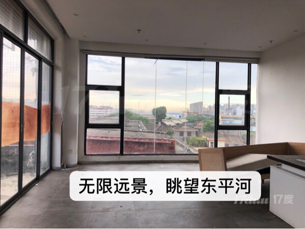 石湾公园湖边复式办公室