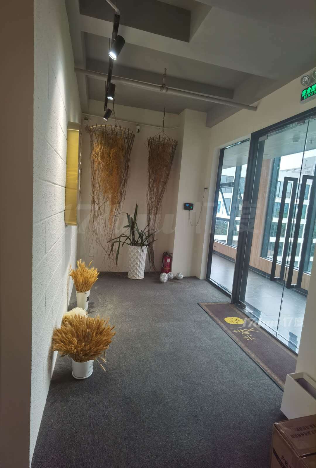 【文化型企业可享房租补贴】4+1格局|双玻百页隔断|超大阳台