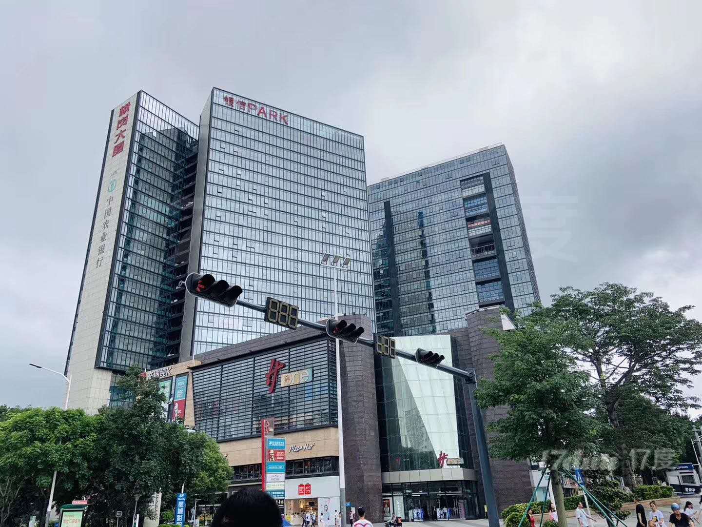 横岗地铁口可供电商，外贸，设计直租，创业型写字楼