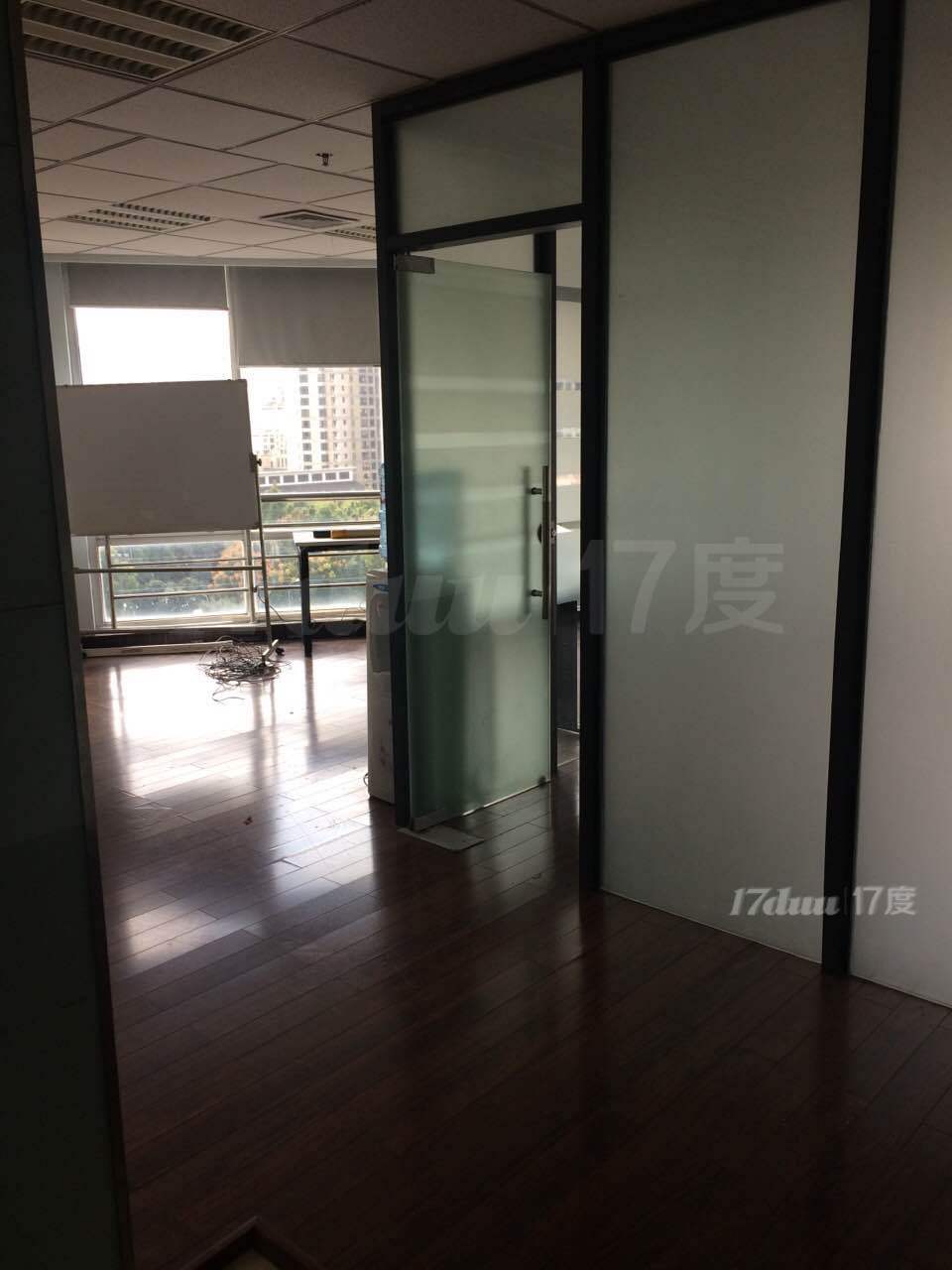 新上海城市广场，交通便利地铁10号线豫园站1号口，楼层高精装