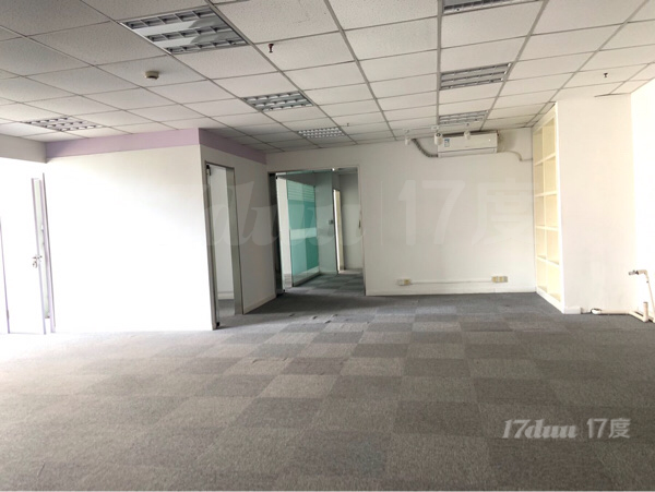 曹杨路顺义路交叉口，业主急售无抵押无贷款，目前空关，近地铁2