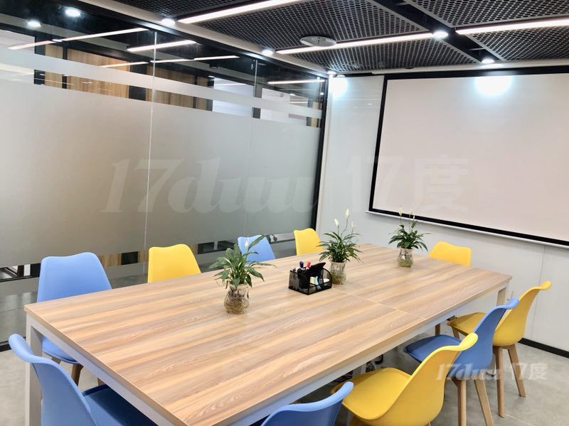 龙华地铁站合租独立办公室直租，红本租赁记账报税全包杂费全免