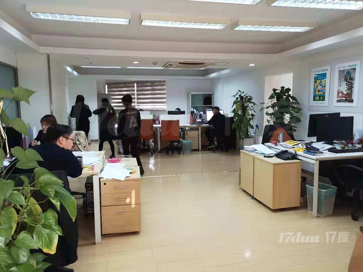 2/11号线江苏路站 精装修200平带家具出租 户型方正