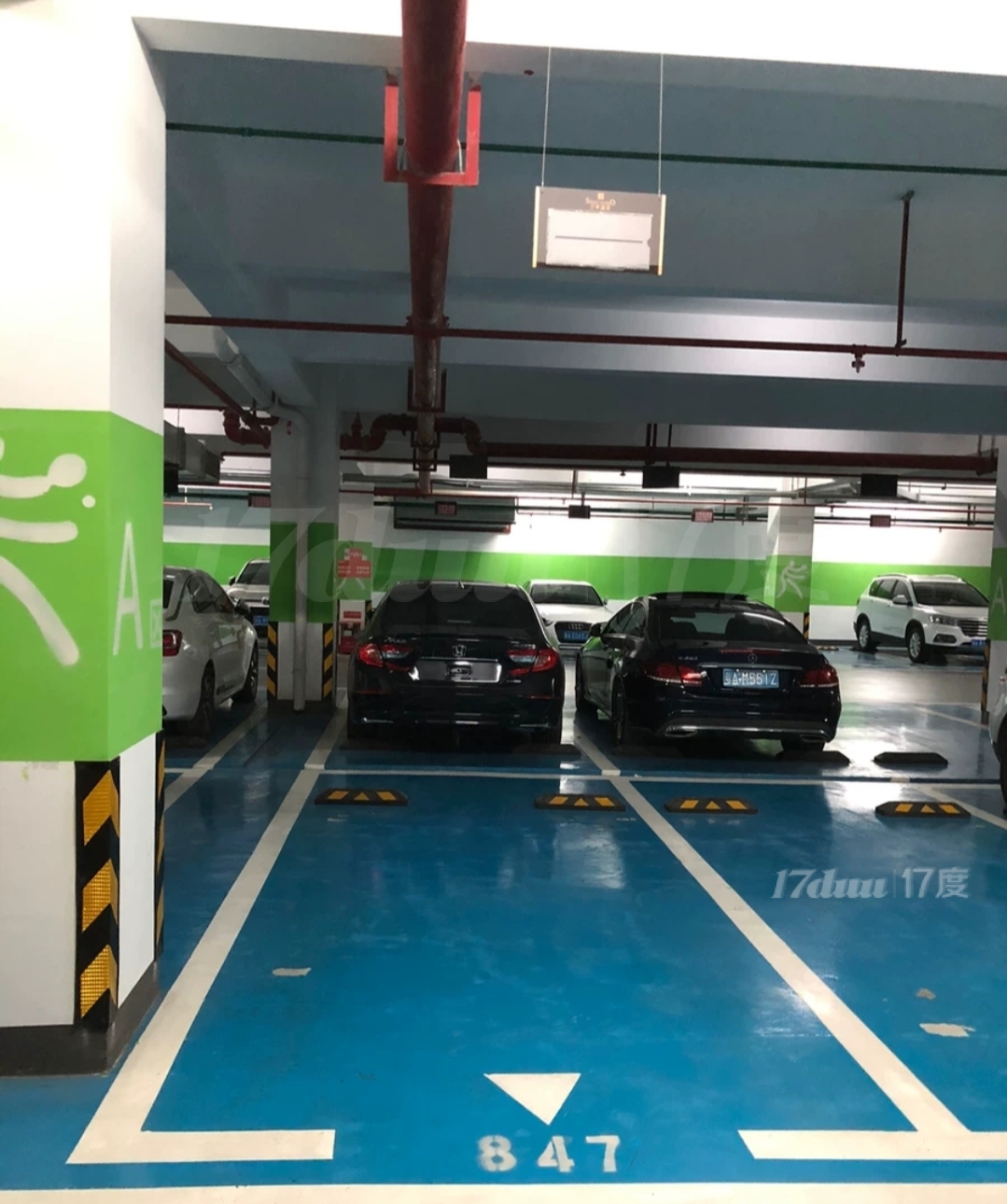 天娱广场停车位，岗顶地铁口，方便停车 倒车 空间大 