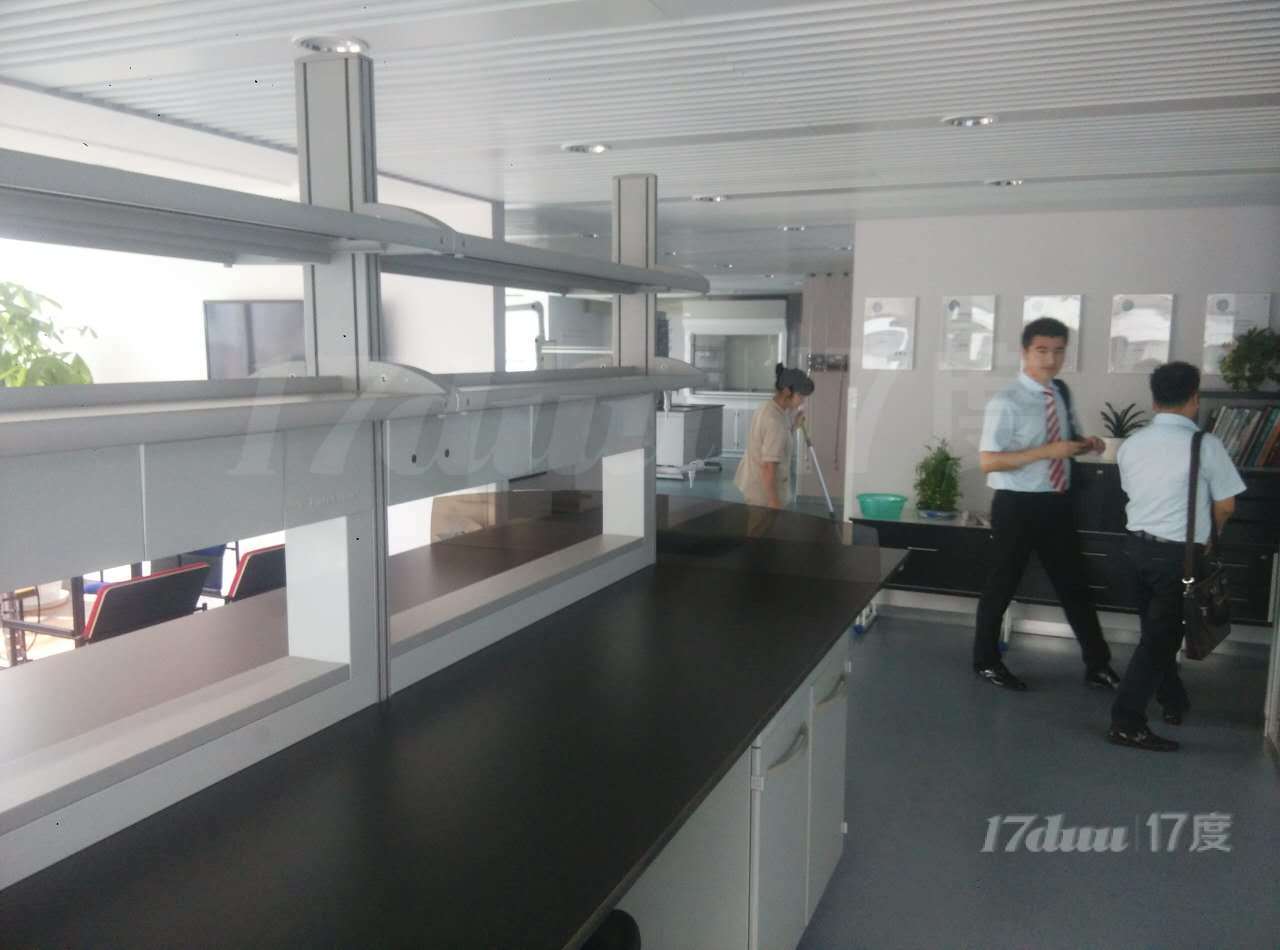 13.15号线大渡河路地铁 国盛中心 220平办公商住可营业