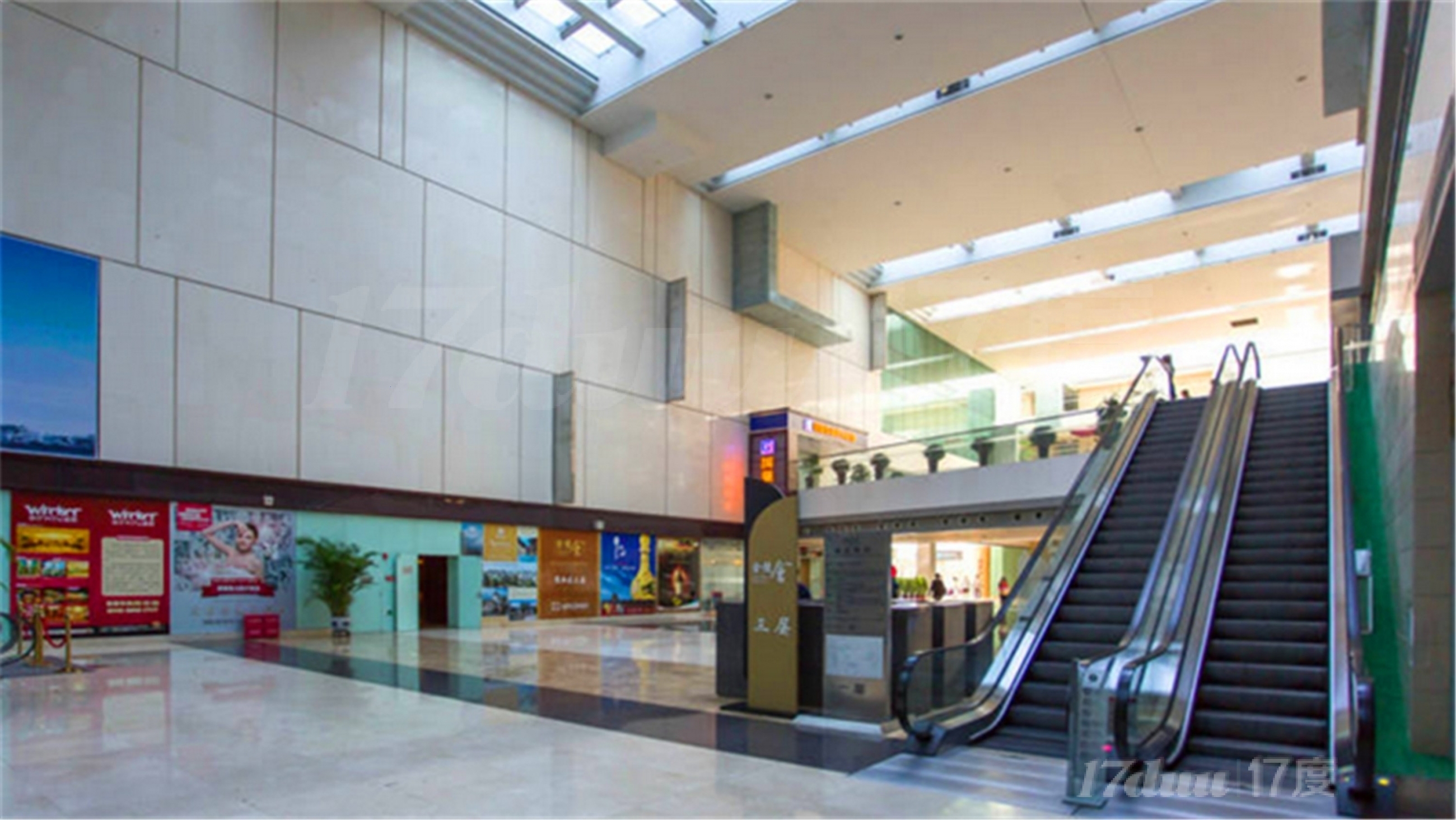 北京海淀写字楼出租 国际财经中心6号线 花园桥地铁口北三环国际财经中心实景拍摄 中国外文大厦 发布写字楼出租网 17度选址租赁平台