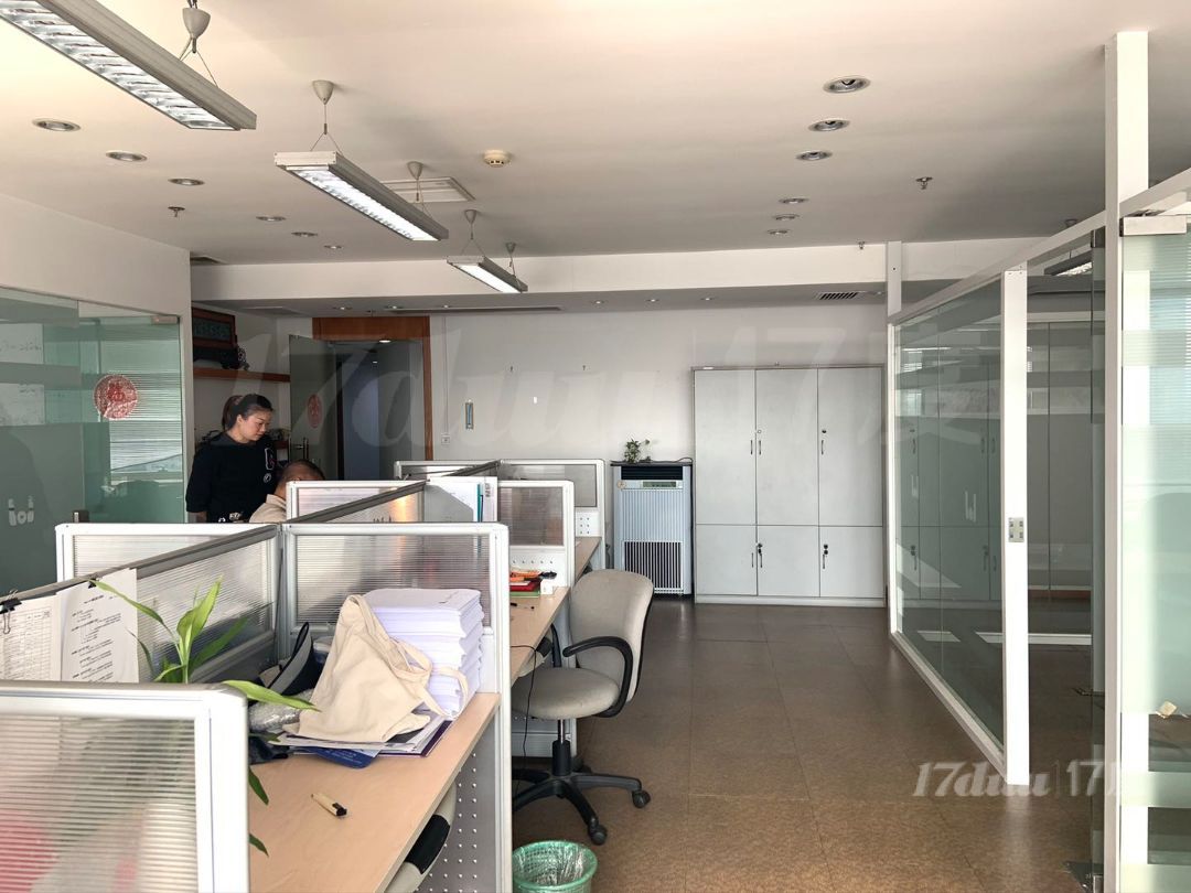 中关村科技大厦，近环球港，地铁沿线，交通便利