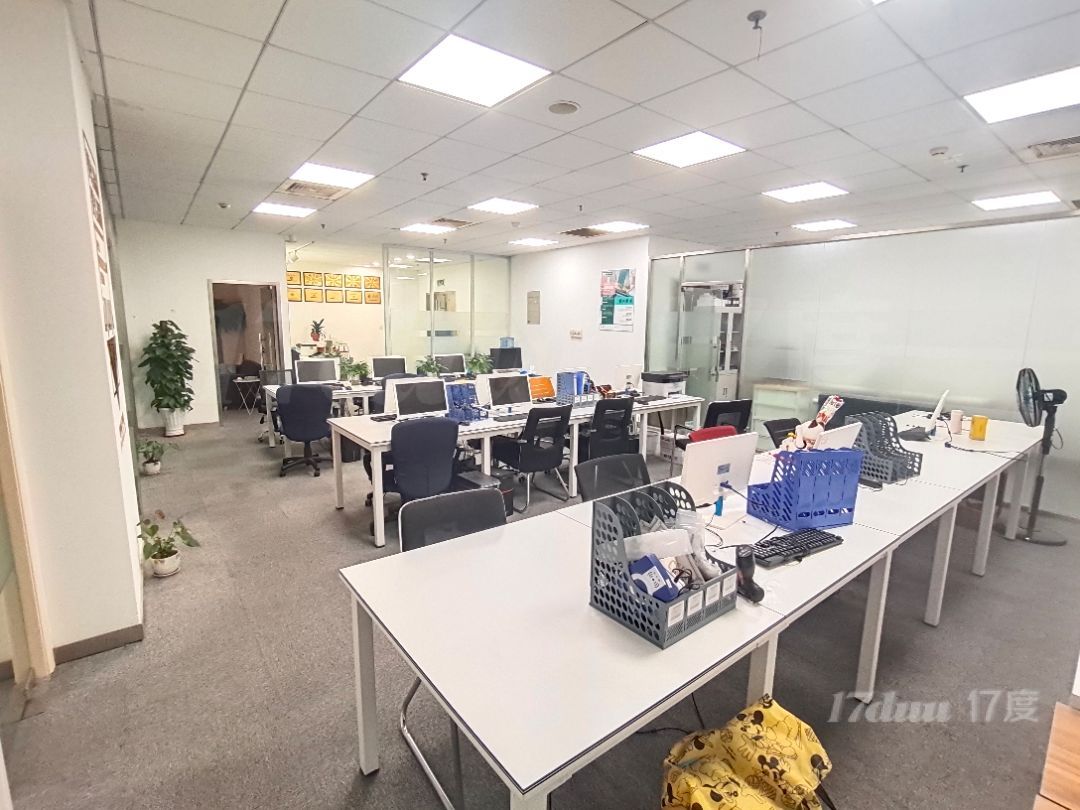 地铁上盖，四平路站，精装修带家具，骏丰国际广场，视野开阔