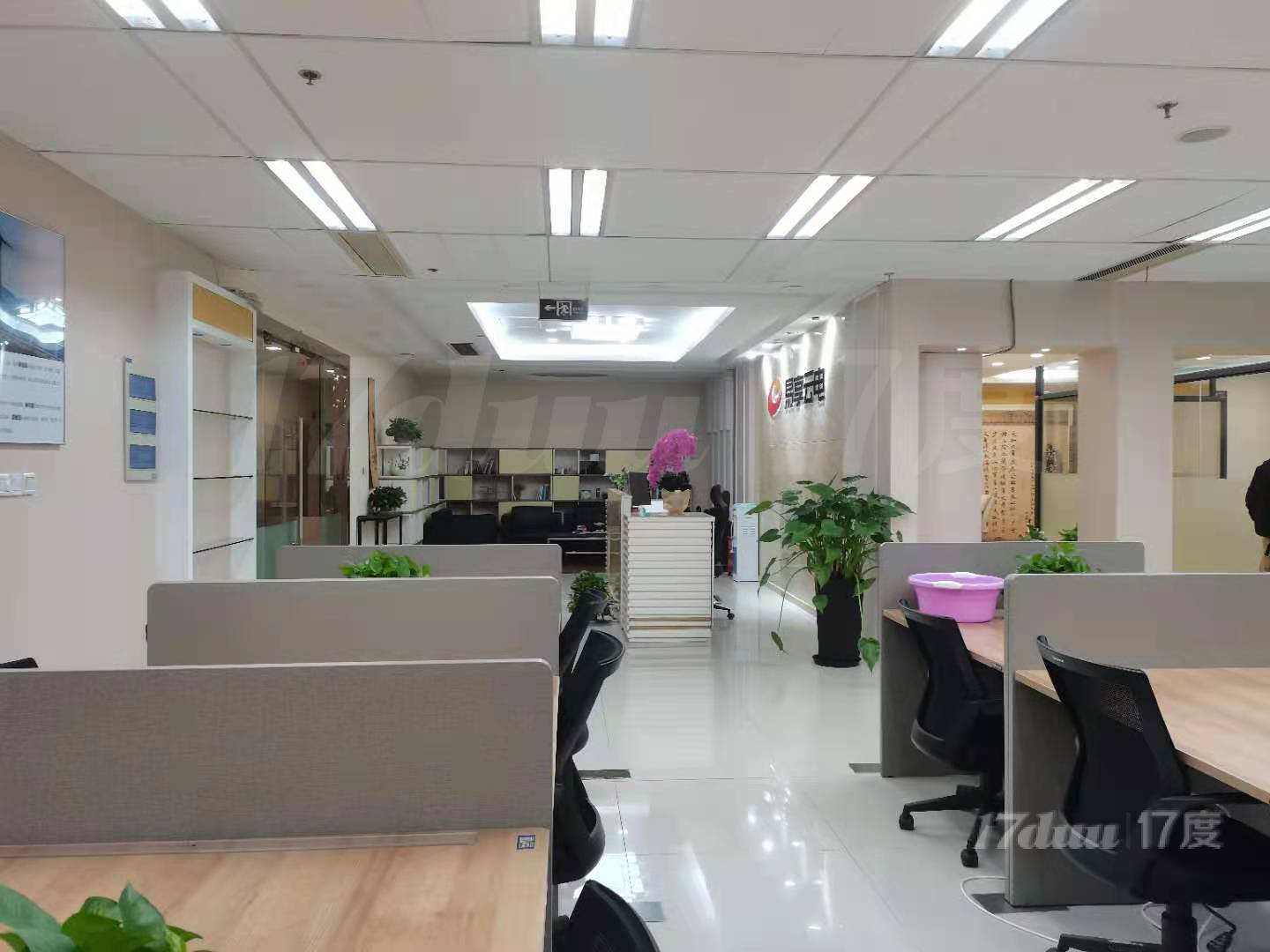 长风板块正对电梯口精装修带家具多个隔断户型方正彩光好近跨国采