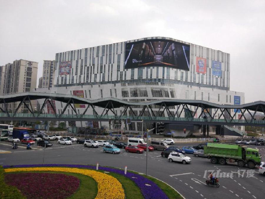 地铁上建，分体空调，房型方正，急售近绿洲中环，国盛中心金沙