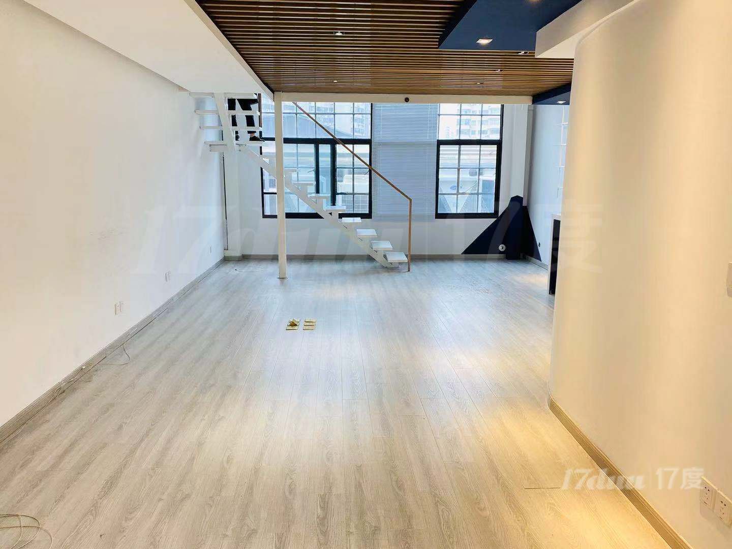 中华1912产业园朝南精装LOFT单层层高3米 24小时空调