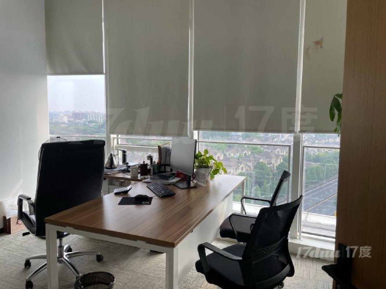 凌空SOHO精装整层，大虹桥地标出租！带装修和家具，企业补贴