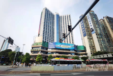 天河路一线马路面 显眼广告招牌位 地铁口位