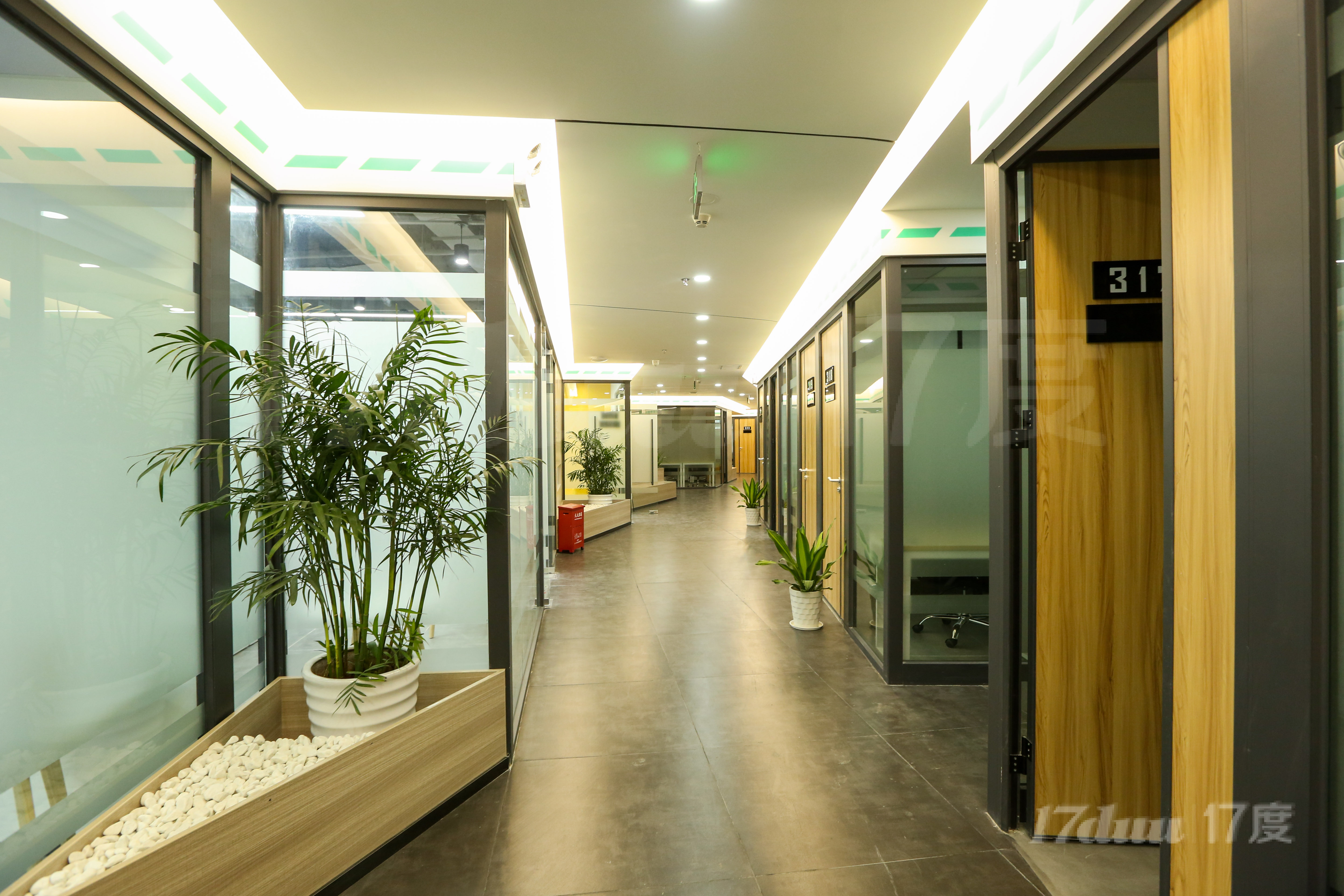深圳小户型全包式精装办公室出租，即租即用，租期灵活
