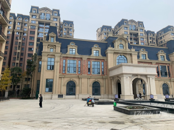 双流地铁口，2800小区门口，独栋招商