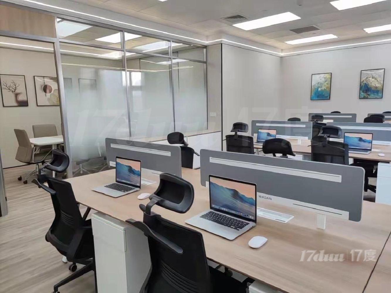 北外滩地铁口！精装修带家具，高使用率。双狮汇！新楼盘！有档次