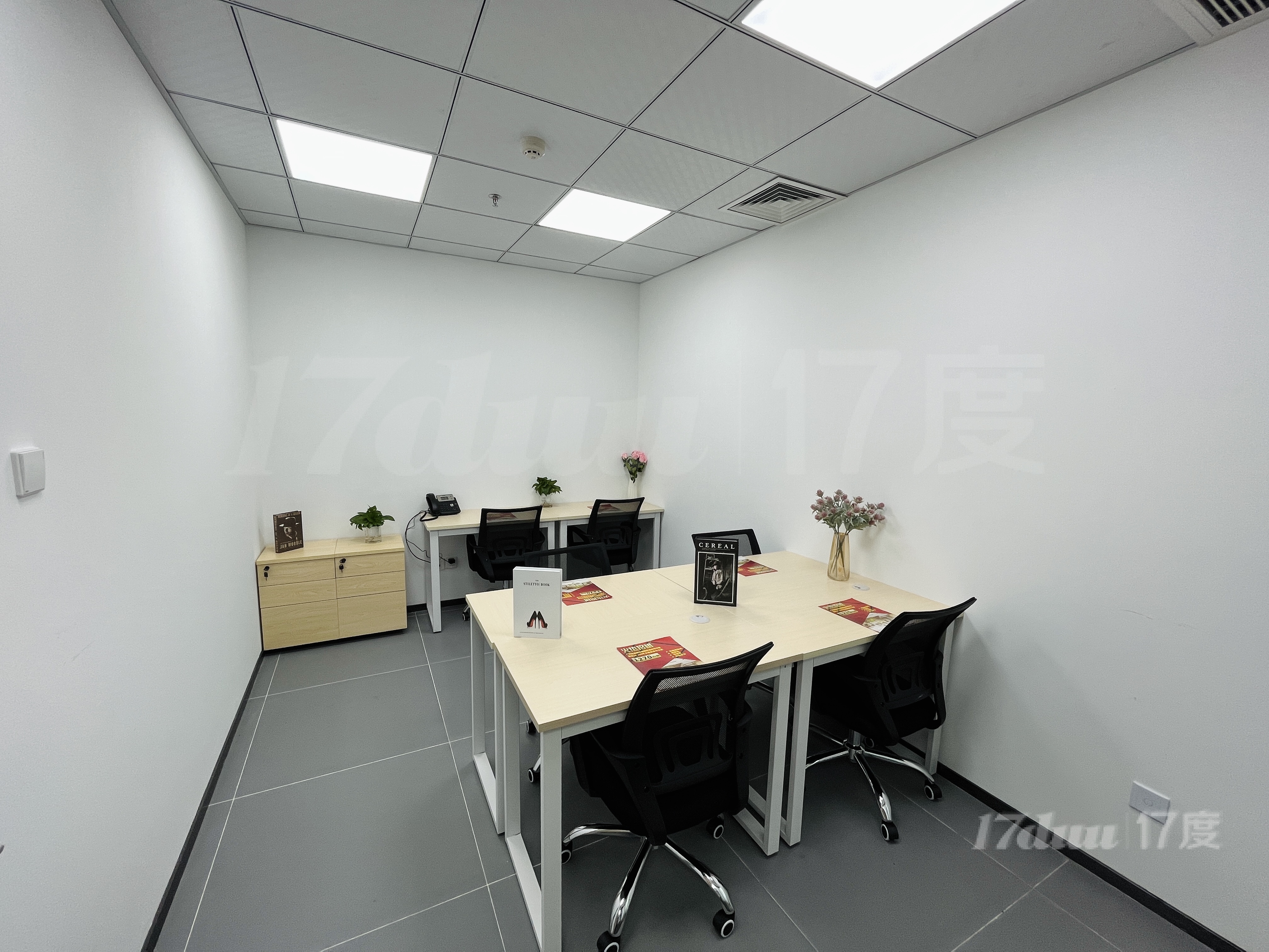 华景新城独立小型仓库可做办公室 家庭公司独立空间