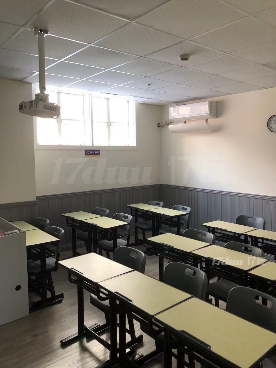 商业产权，低区，教育装修，半层带上下水