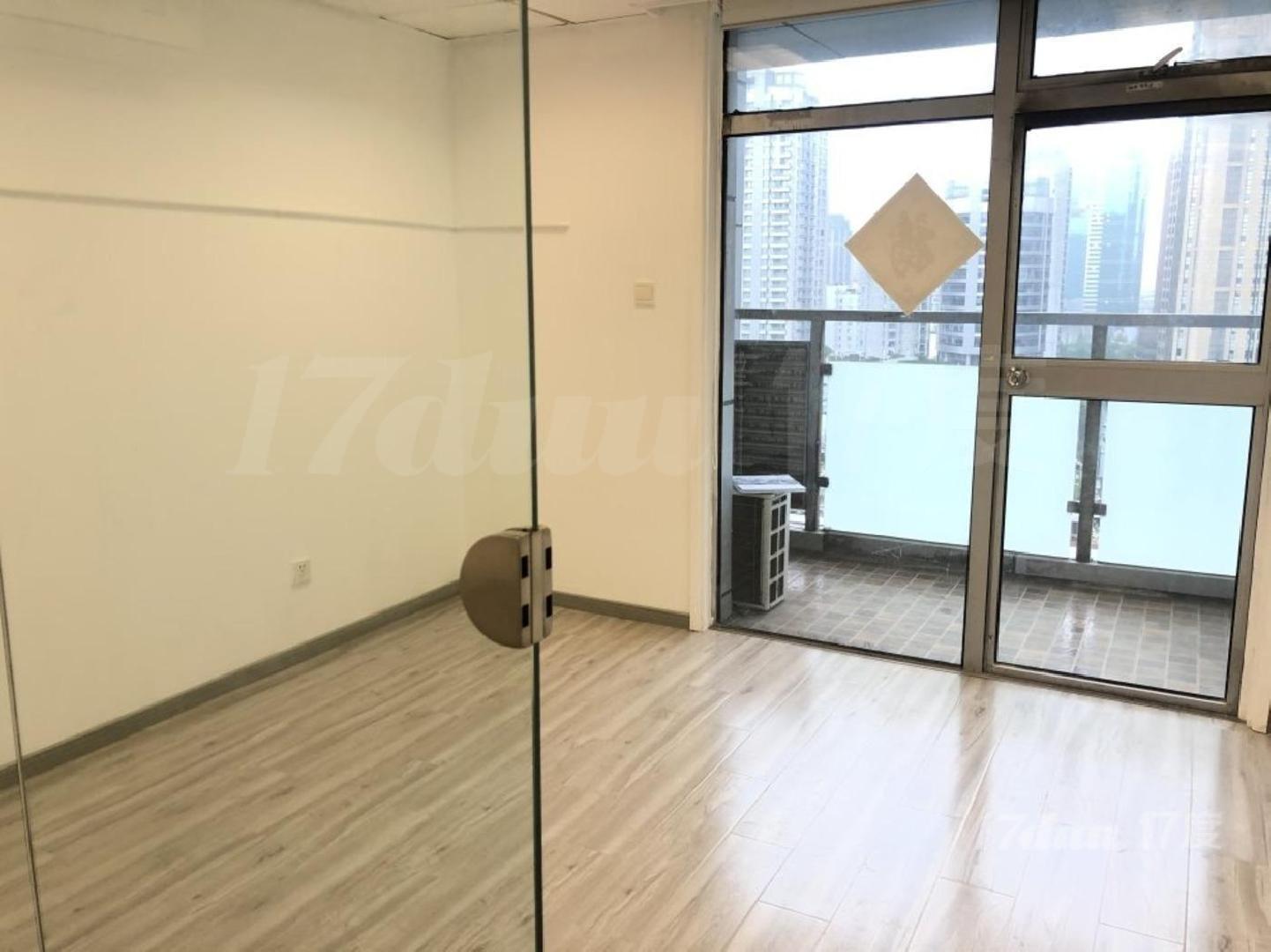 淮海中路精装小户型！淮海中华大厦60平，地铁口，恒积大厦兰生