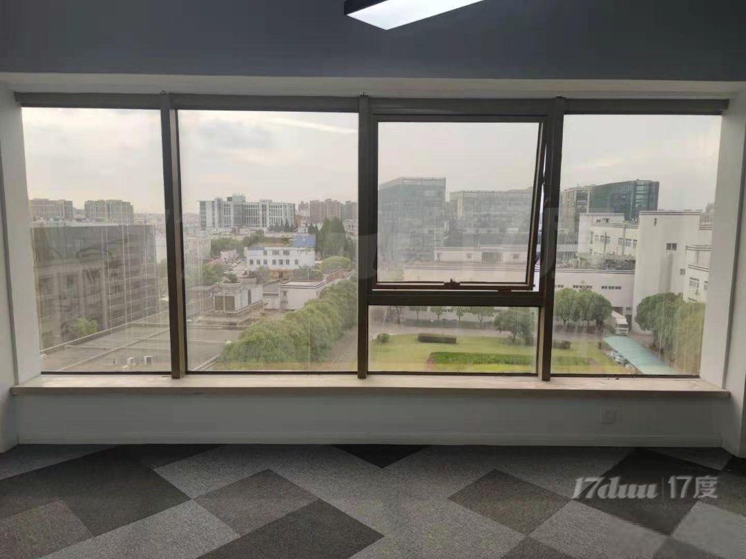 地铁口现房精装配工位197平写字楼出租交通便利