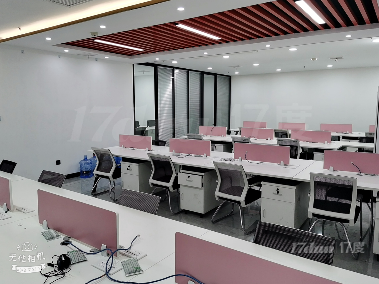 光谷软件园k11保利天悦红枫金座精装带家具户型方正200多平