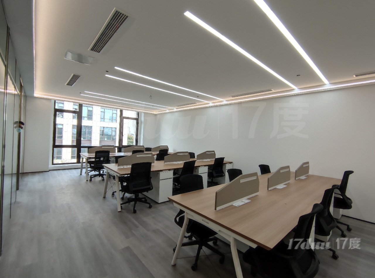 长三角电商中心 正对电梯300平 精装带家具 其他户型可定制