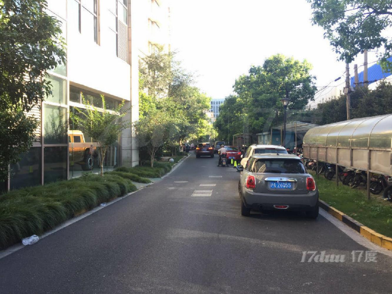 13号线真北路站金沙商务广场，绿洲中环中心，圣诺亚大厦精装修