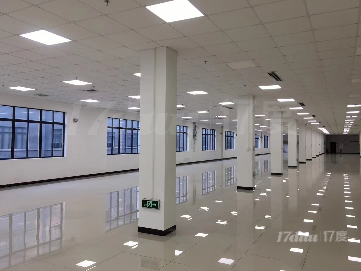 物业直租 白云精装带办公具 拎包入住