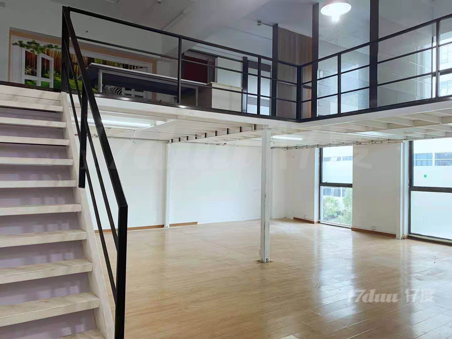一号线宝山共富新村地铁口丨精装LOFT丨创业园区纯办公出租